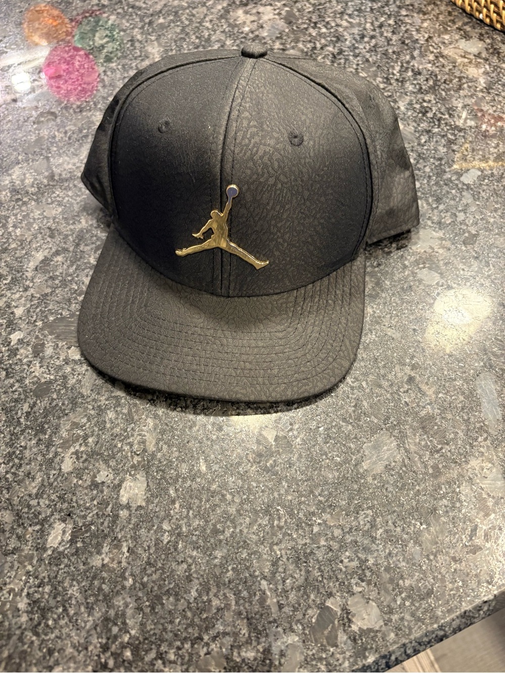 Jordan Men’s Black Gold Jumpman Snapback Hat